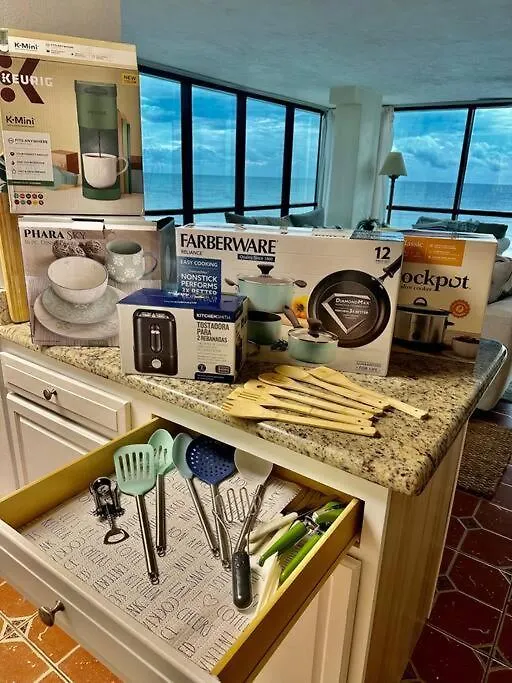 Beautiful Oceanfront Two Bedroom Condo Daytona Beach Apartment