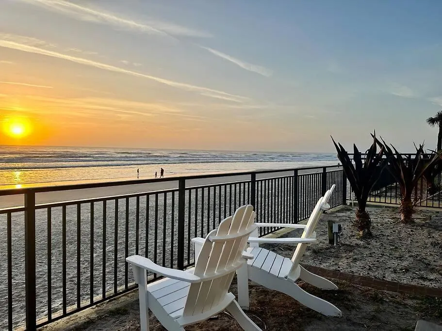 Beautiful Oceanfront Two Bedroom Condo Daytona Beach