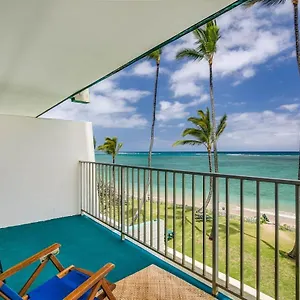 https://luxury-beachfront-condo-with-ac-sleeps-9.hotelsinhawaii.org